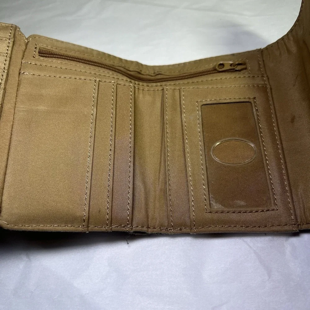 Liz And Co Women's Brown Fashion Design Carry Wallet‎  in Great Shape!